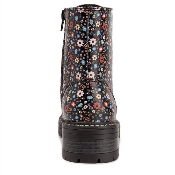 Lace-Up Combat Boots - Picture 3 of 5